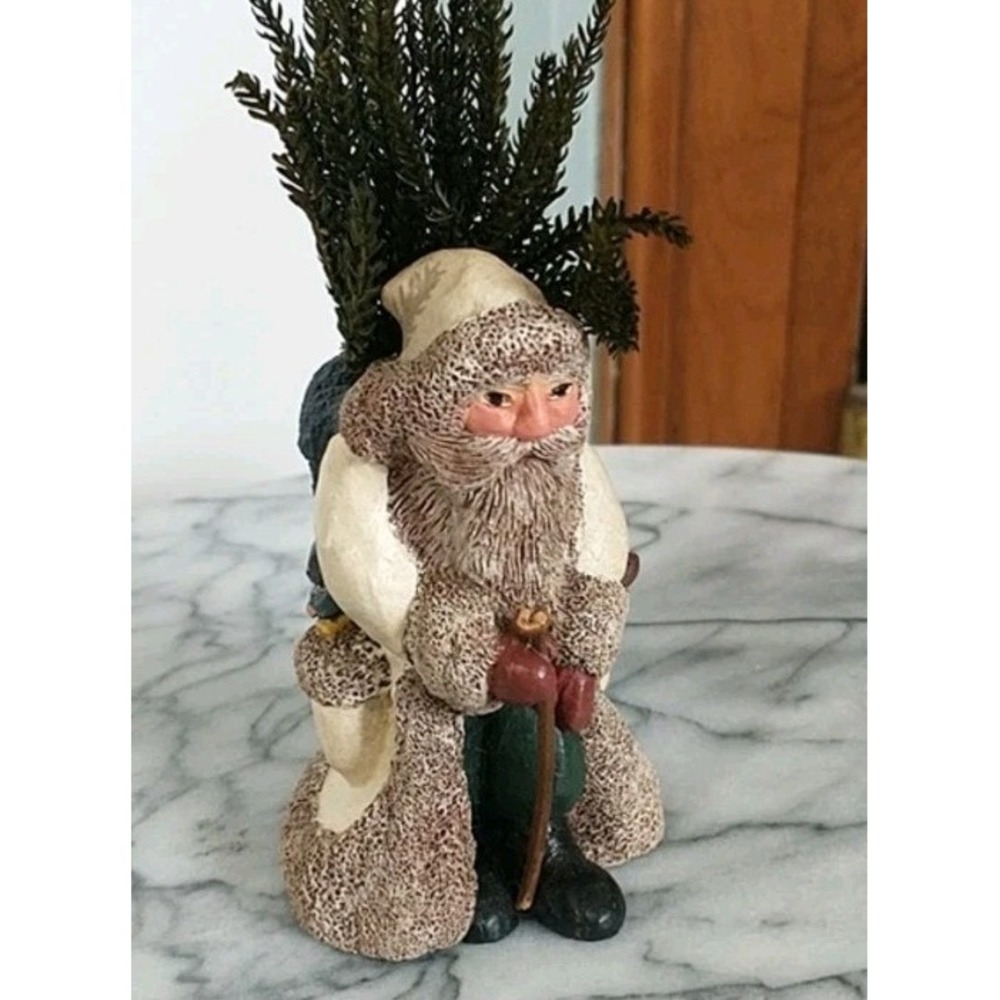 Vintage Old World Rustic Santa Figurine‎ Cream Color W Basket Of Greenery 1990